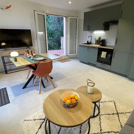 Shangri-la - Calme - Confort - Vue - Pkg - Wifi 招待所 *