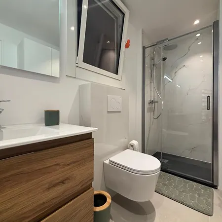 Guest house Independant - Entree & Terrasse Privatives - Vue - Parking *