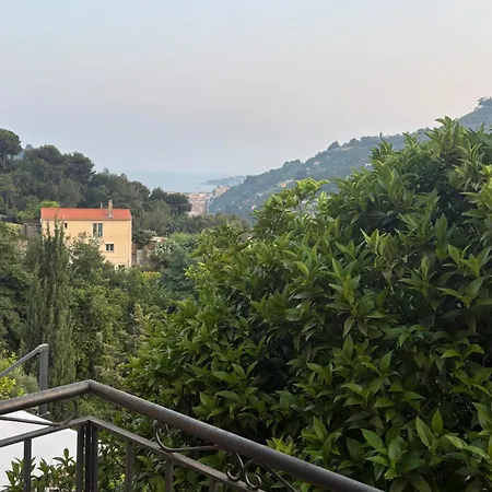 Independant - Entree & Terrasse Privatives - Vue - Parking *