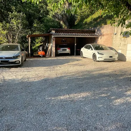 Independant - Entree & Terrasse Privatives - Vue - Parking Guest house