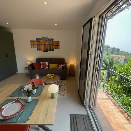 Independant - Entree & Terrasse Privatives - Vue - Parking Guest house *
