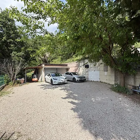 Shangri-la - Entree & Terrasse Privatives - Vue - Parking בית הארחה מנטון