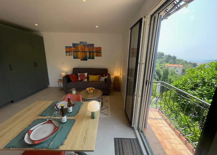 Shangri-la - Calme - Confort - Vue - Pkg - Wifi 招待所 *